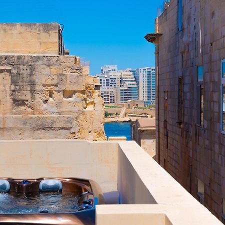 Exquisite 3-Bedroom Duplex Penthouse With Jacuzzi In Valletta Centre Dış mekan fotoğraf