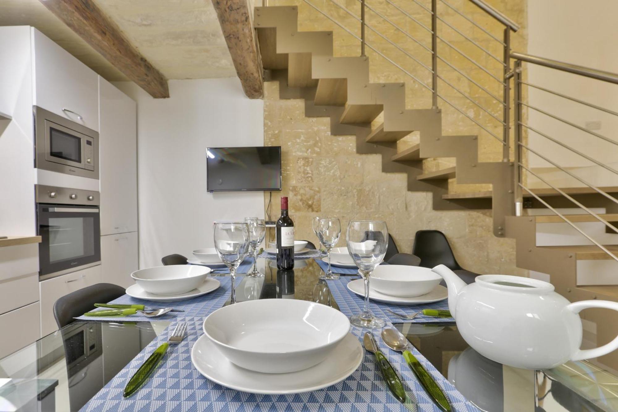 Exquisite 3-Bedroom Duplex Penthouse With Jacuzzi In Valletta Centre Dış mekan fotoğraf