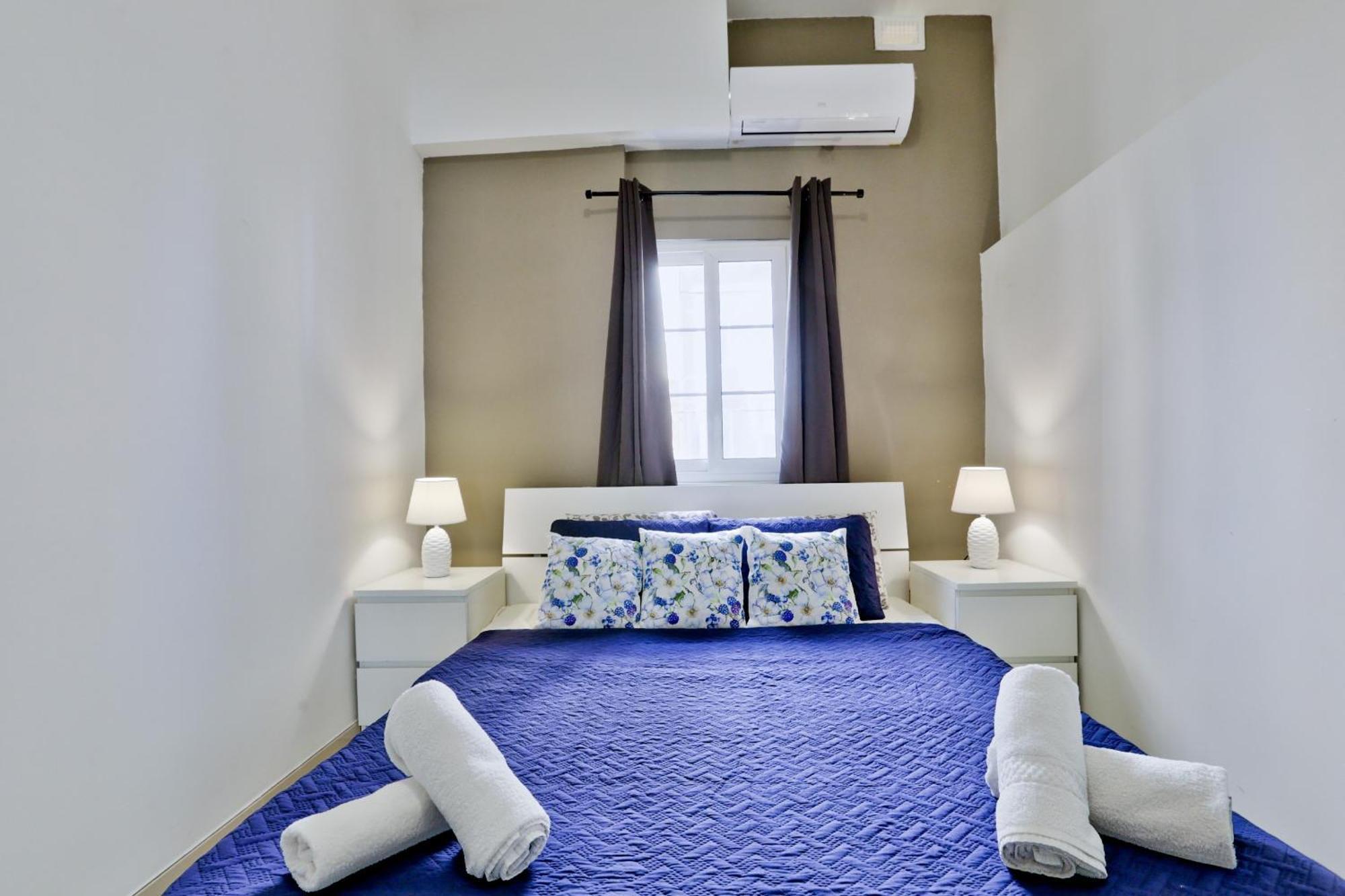 Exquisite 3-Bedroom Duplex Penthouse With Jacuzzi In Valletta Centre Dış mekan fotoğraf