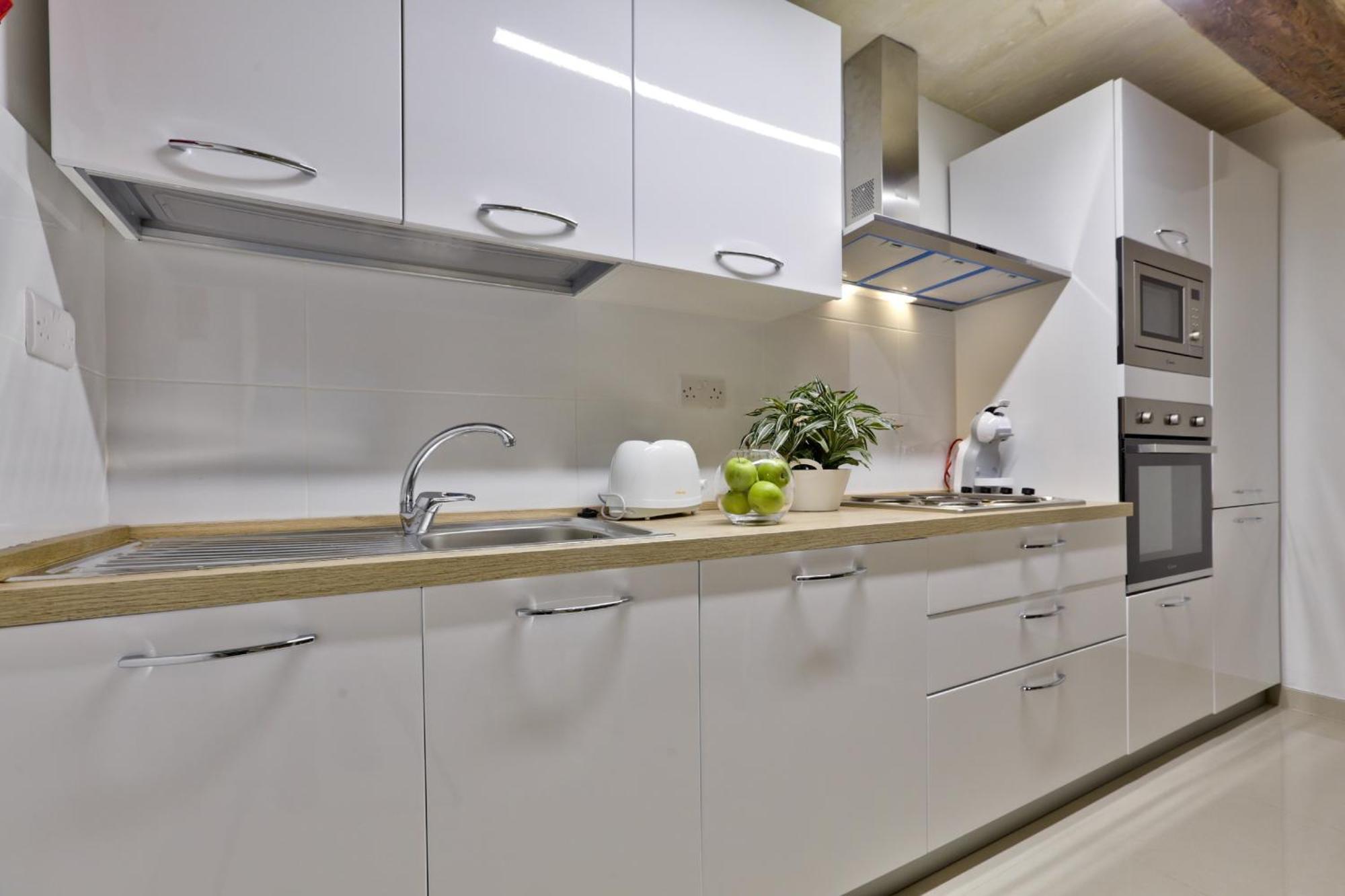 Exquisite 3-Bedroom Duplex Penthouse With Jacuzzi In Valletta Centre Dış mekan fotoğraf